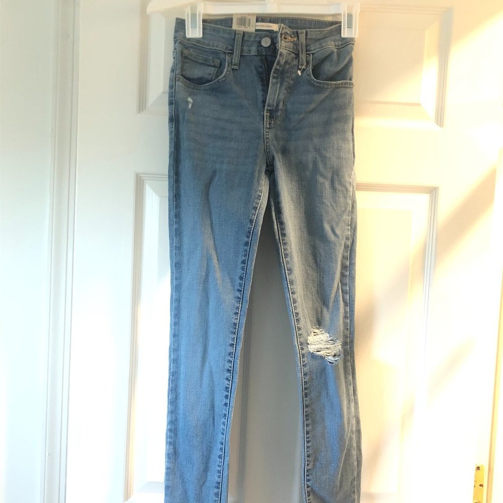 Levis High Rise Skinny Jeans